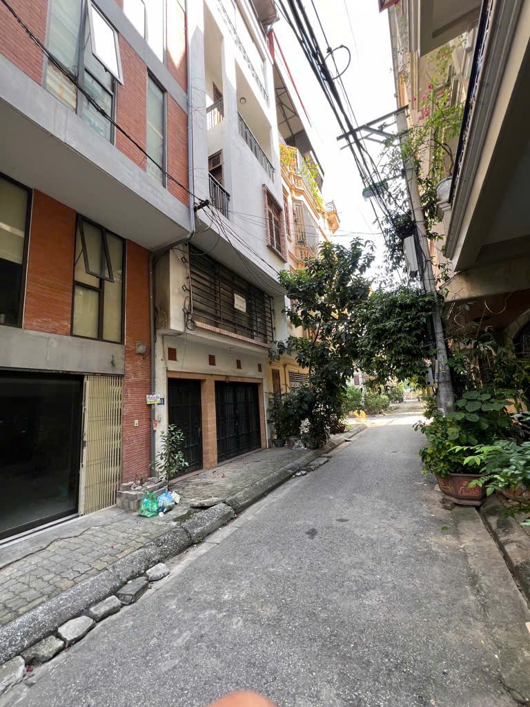 Hiếm nhà Đền Lừ, ô tô, vỉa hè, kinh doanh sầm uất, 36m2, giá chỉ 10,5 tỷ