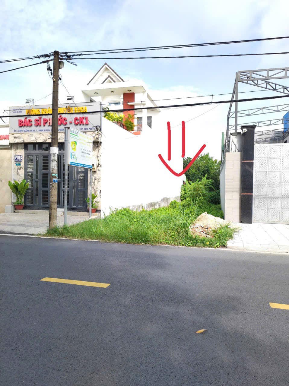 Bán lô đất 300m2 - mặt tiền đường An Hạ xã Phạm Văn Hai - giá tốt đầu tư - gọi ngay cho em