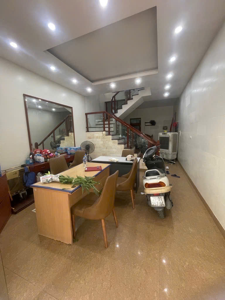 Hiếm nhà bán Minh Khai, dân xây, ngõ thông, kinh doanh, 46m2, giá chỉ 8,5 tỷ