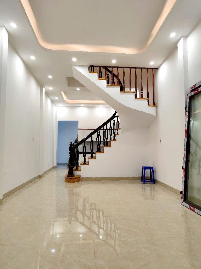 Hiếm nhà đẹp ở luôn Trần Khát Chân, ngõ nông, dân xây, dòng tiền, 60m2, giá chỉ 7,8 tỷ