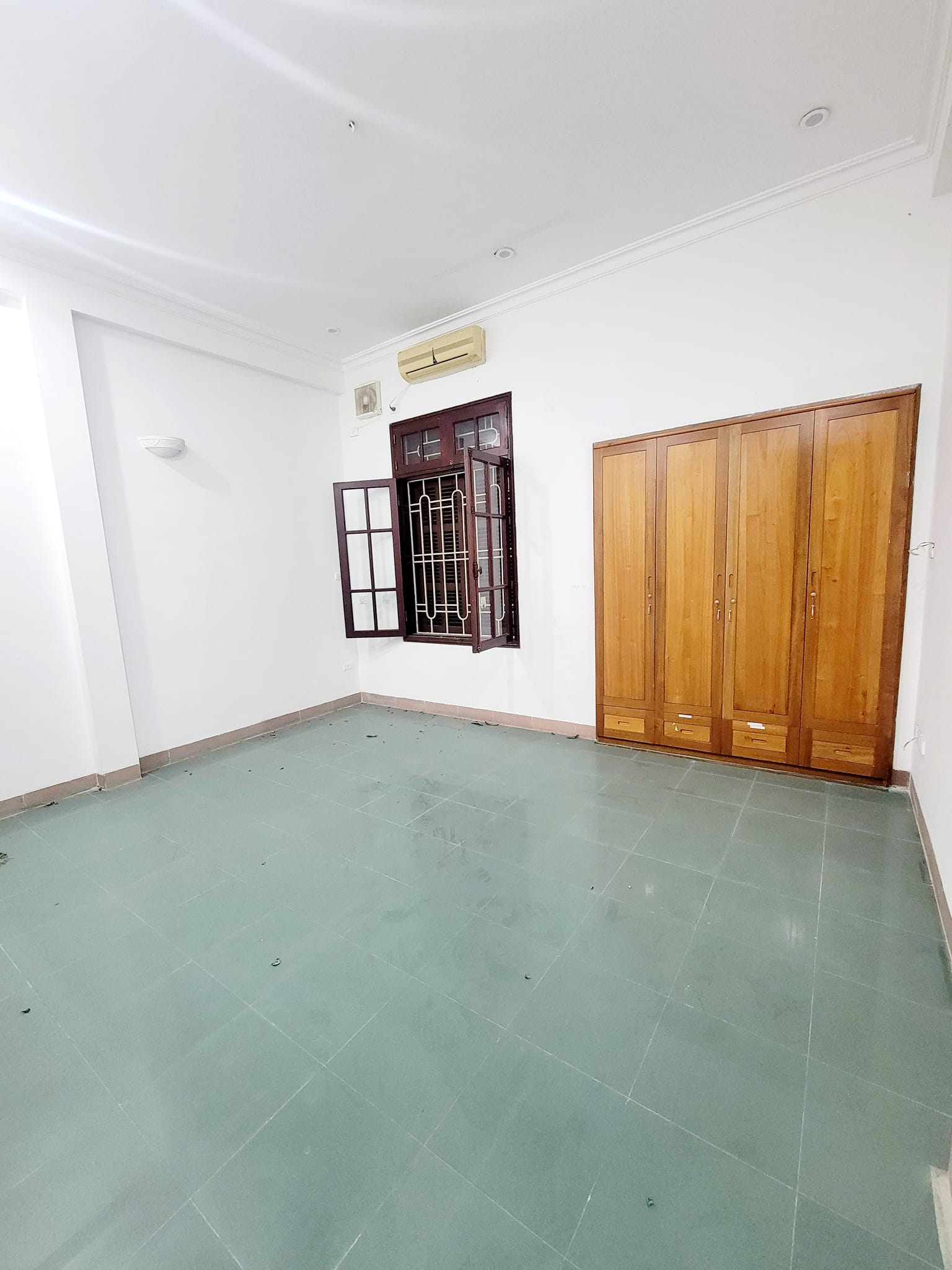 Bán nhà phố Giang Văn Minh, trung tâm Ba Đình, sổ đỏ đẹp chính chủ