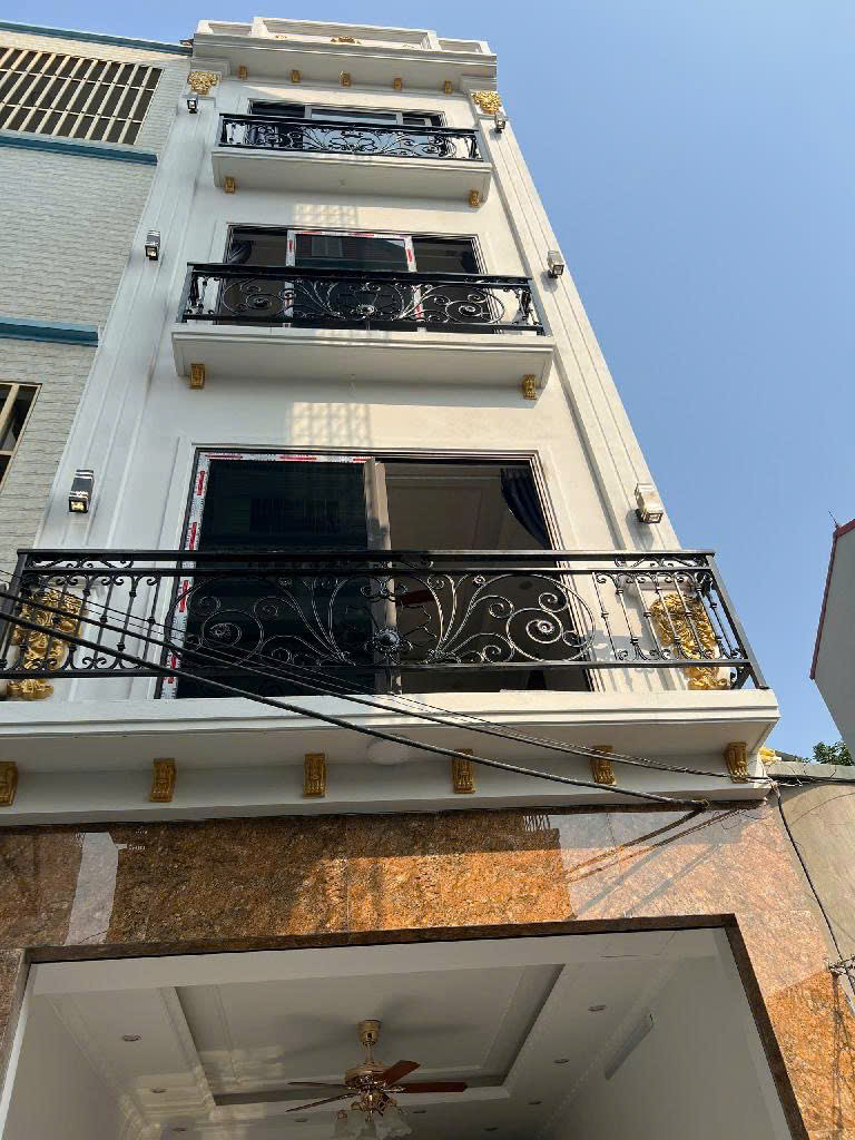 Chỉ duy nhất 1 căn giá 7 tỷ, 6 phòng khép kín, tại phố Trương Định ở luôn