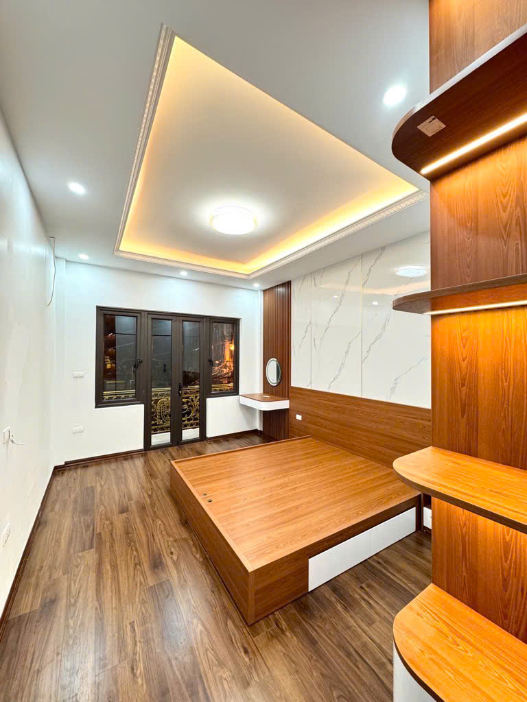 Hiếm nhà bán khu Lò Đúc, ô tô đỗ gần, ở luôn, dân xây, 35m2, giá 6 tỷ