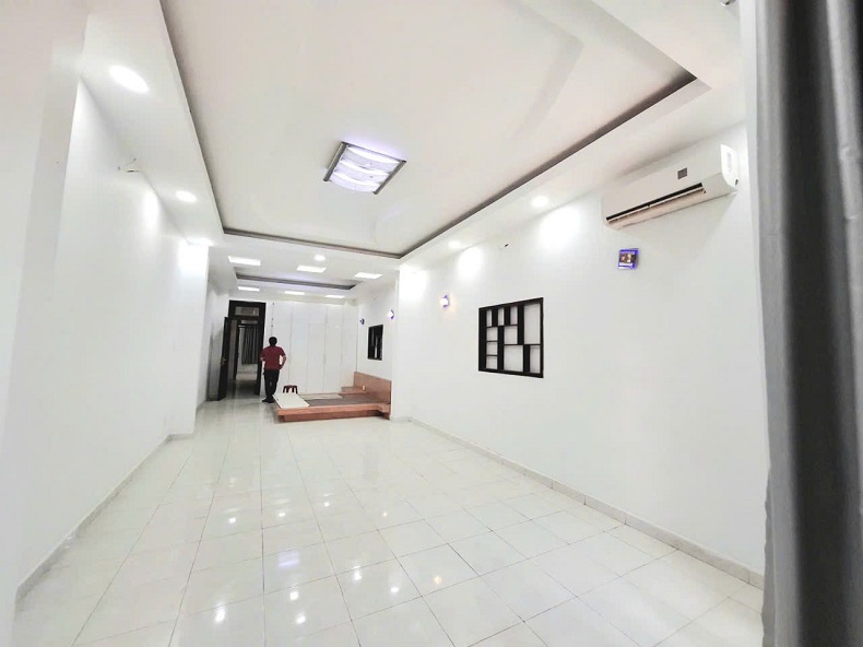 Bán nhà mặt tiền kinh doanh Lý Thường Kiệt, phường 8, Tân Bình, 100m2, 5 tầng, thang máy