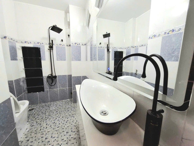 Bán nhà mặt tiền kinh doanh Lý Thường Kiệt, phường 8, Tân Bình, 100m2, 5 tầng, thang máy