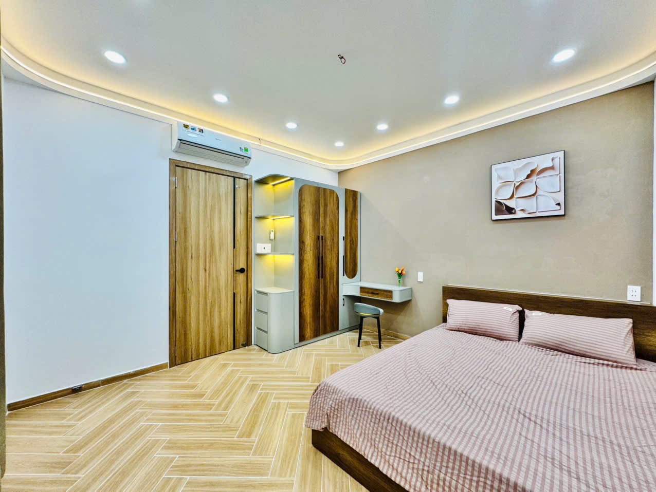 Bán nhà phố đẹp đường Hoàng Hoa Thám, phường 05, quận Phú Nhuận, Hồ Chí Minh