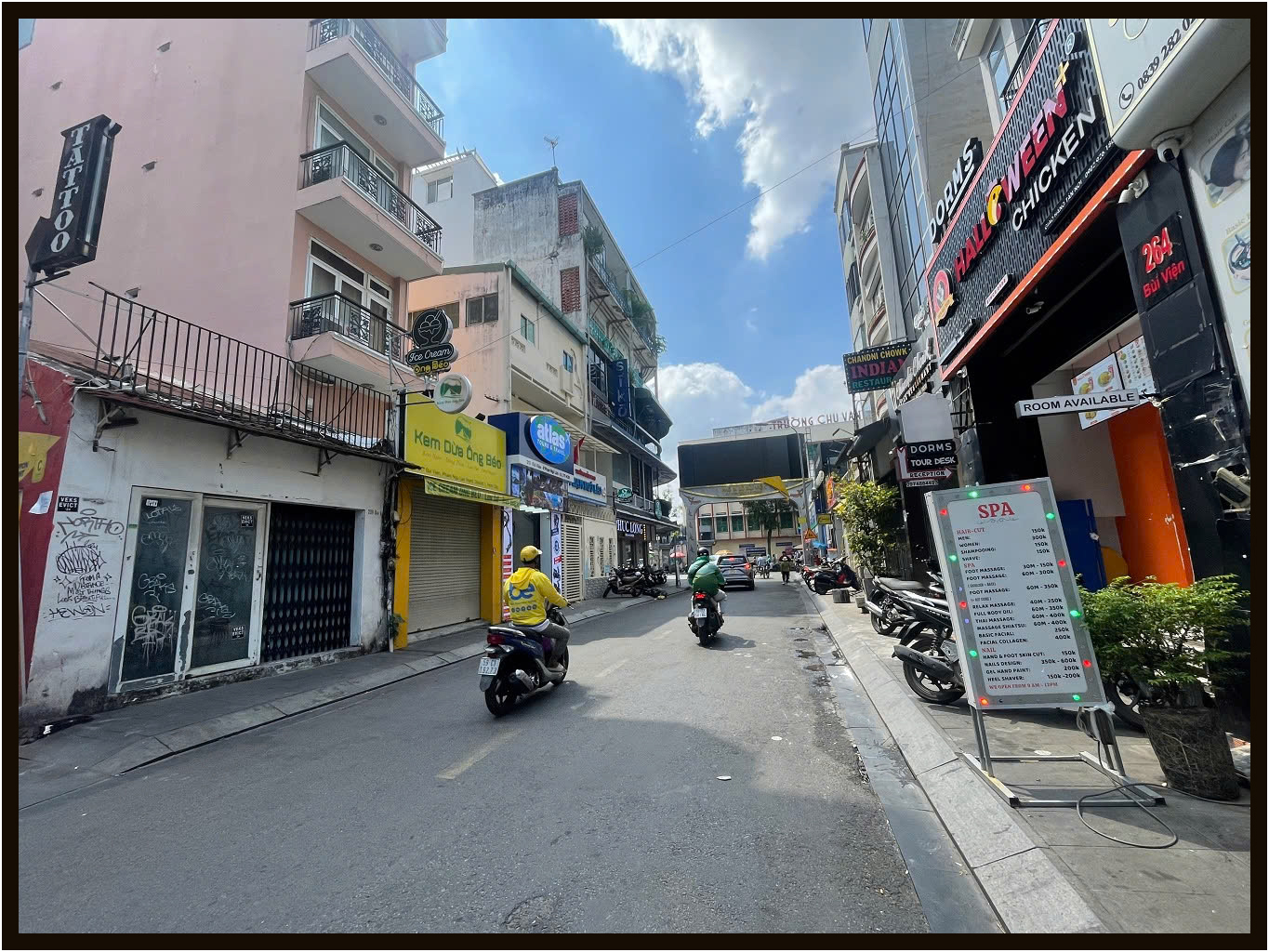 Bán rẻ nhà phố xinh 3m x 10m, 1 trệt 3 lầu, Đỗ Quang Đẩu, Quận 1, thành phố Hồ Chí Minh