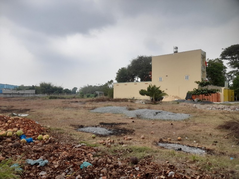 Bán lô đất 2 mặt tiền 4695m2 - Tân Thới Nhì - Hóc Môn - làm kho xưởng