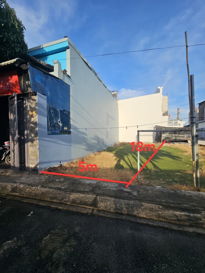 Bán lô đất 90m2 - giá chỉ 3 tỷ 200 triệu - Xuân Thới Sơn - Hóc Môn - gọi cho em xem đất