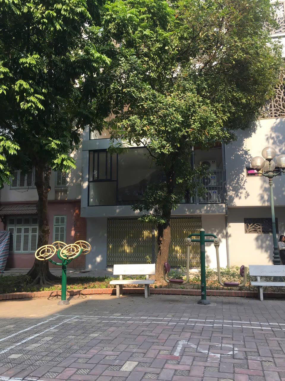 Bán nhà Hoàng Ngân khu đô thị Trung Hoà, Nhân Chính, 6 tầng, thang máy, phân lô ô tô tránh