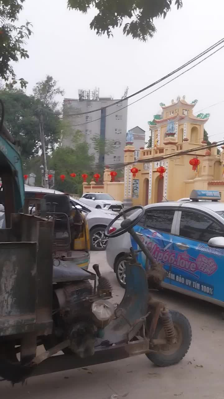 Cho thuê nhà lô góc Mậu Lương, Hà Đông 200m2, 2 phòng ngủ, sân để xe vệ sinh khép kín ô tô đỗ kinh doanh