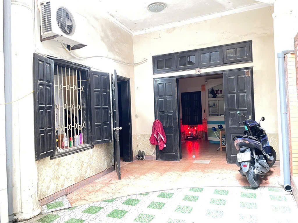 Bán nhà trung tâm Đống Đa, Tôn Thất Tùng, 10m ra phố, ô tô đỗ cổng, 86m2