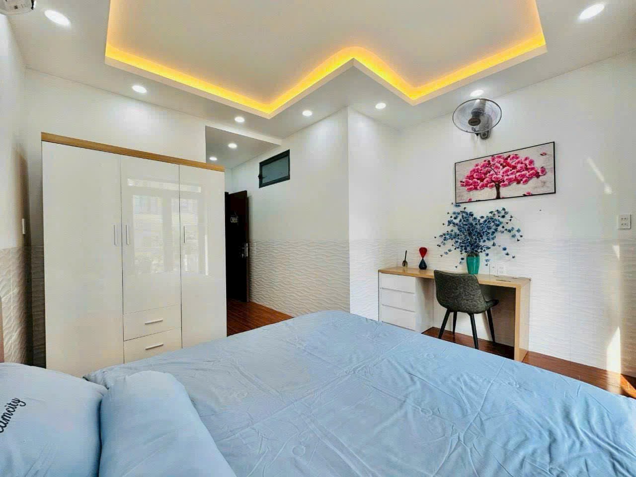 Bán nhà phố đẹp đường 8m thông Phan Huy Ích, phường 12, quận Gò Vấp, Hồ Chí Minh