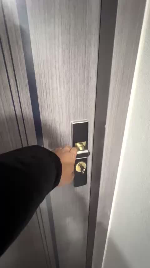 Cho thuê chung cư mini 211 Khương Trung, Thanh Xuân 30m2 studio ban công thang máy full nội thất ô tô đỗ