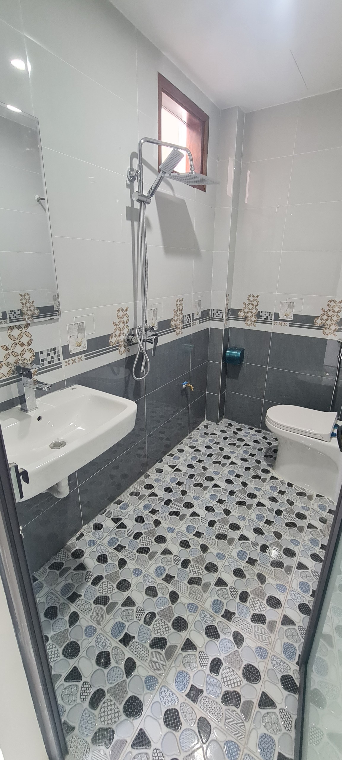 Bán nhà 48m2 cạnh chợ Giang Xá, Trạm Trôi, 4 phòng ngủ, ngõ thoáng, tiện ô tô