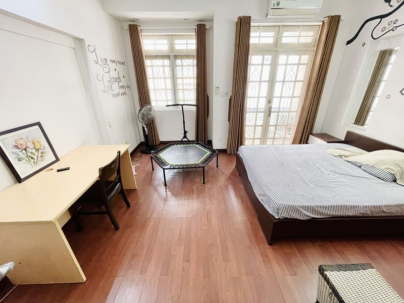 Bán nhà 2 mặt hẻm xe hơi Lam Sơn, phường 2, Tân Bình 97m2, 4 tầng, ngang gần 5m