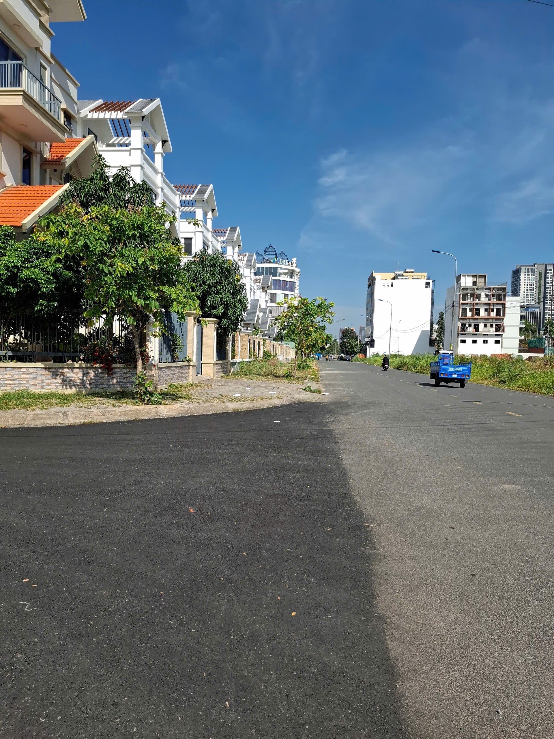 Bán biệt thự 2 mặt tiền Nguyễn Thanh Sơn, Thủ Đức, giá 125 tỷ