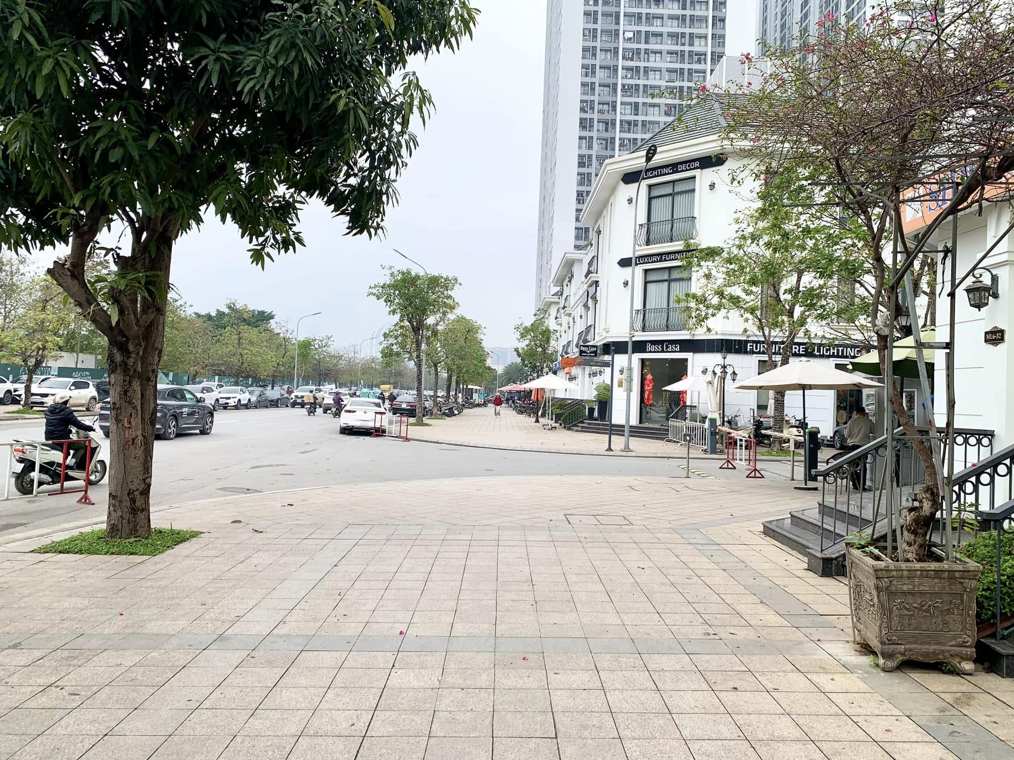 Bán shophouse Vinhomes Green Bay, 5 tầng, thang máy, có hầm, cho thuê 60 triệu/ tháng