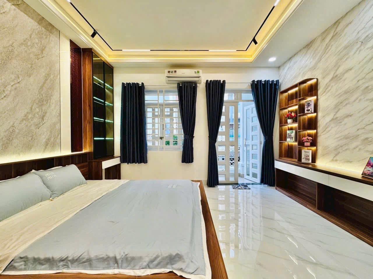 Bán nhà ngộp đường Mai Văn Vĩnh, Tân Quy, quận 7, giá bán 3,4 tỷ sổ hồng riêng