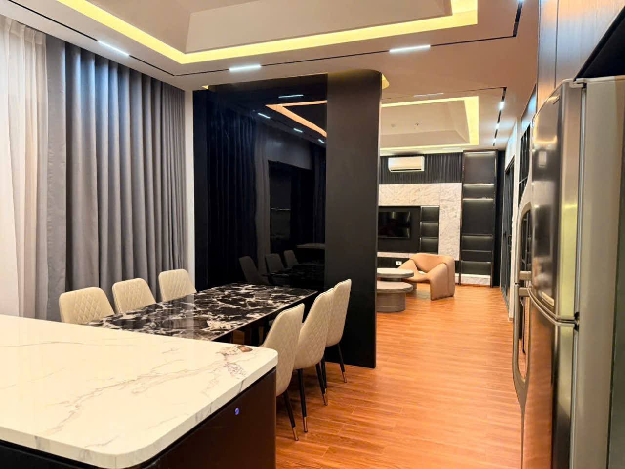 Nhà phố Trịnh Công Sơn, Tây Hồ, 10 tầng, thang máy, xây mới hiện đại, cho thuê 200 triệu/ tháng