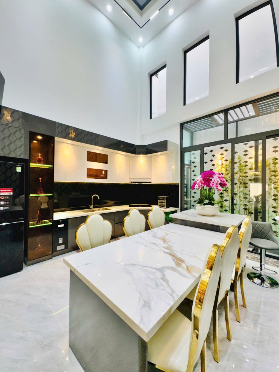 Bán nhà mặt tiền có thang máy đường số 09, phường 08, quận Gò Vấp, Hồ Chí Minh
