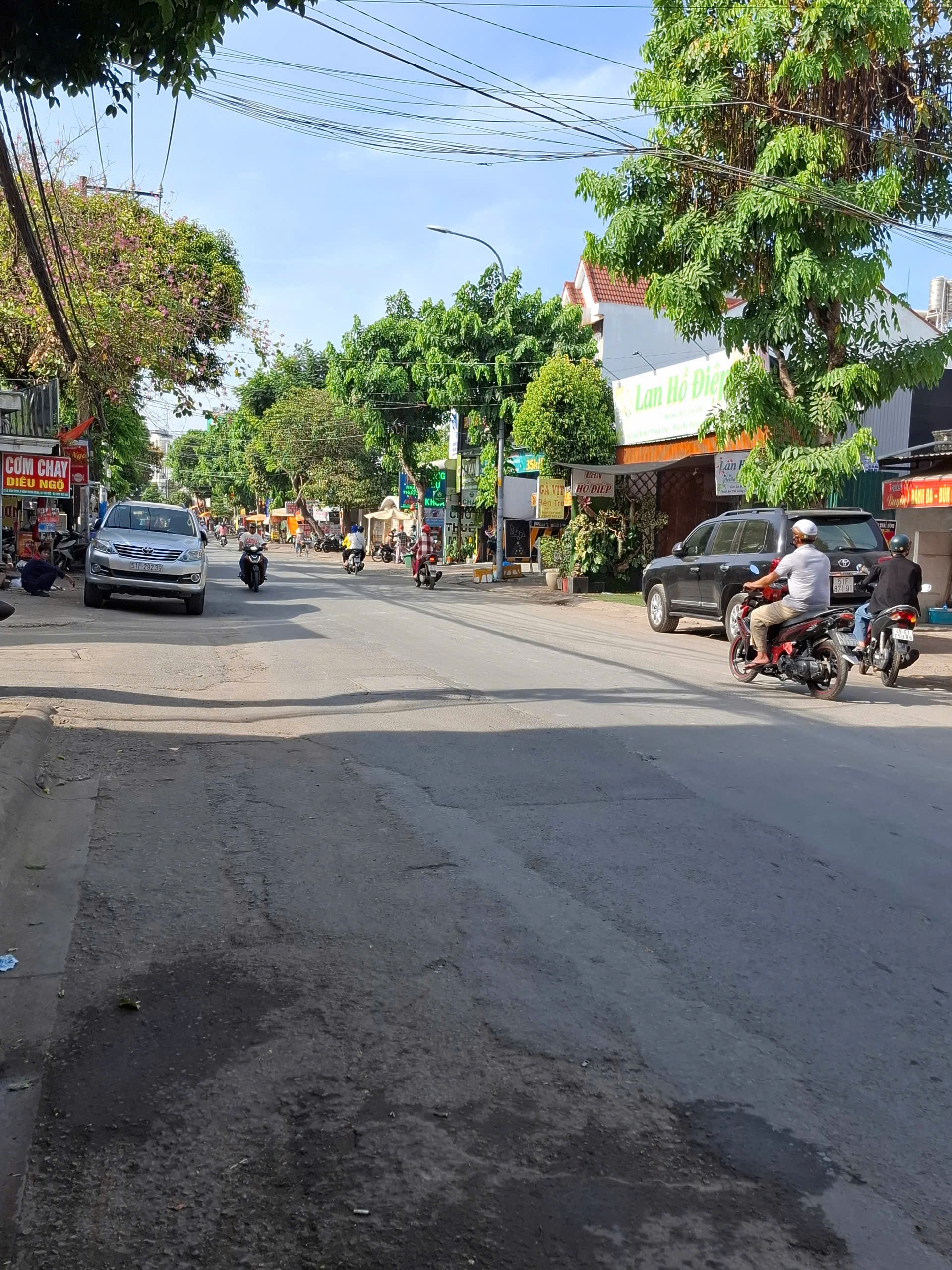 Bán nhà mặt tiền Lê Văn Thịnh, Bình Trưng Tây, quận 2, giá 36 tỷ