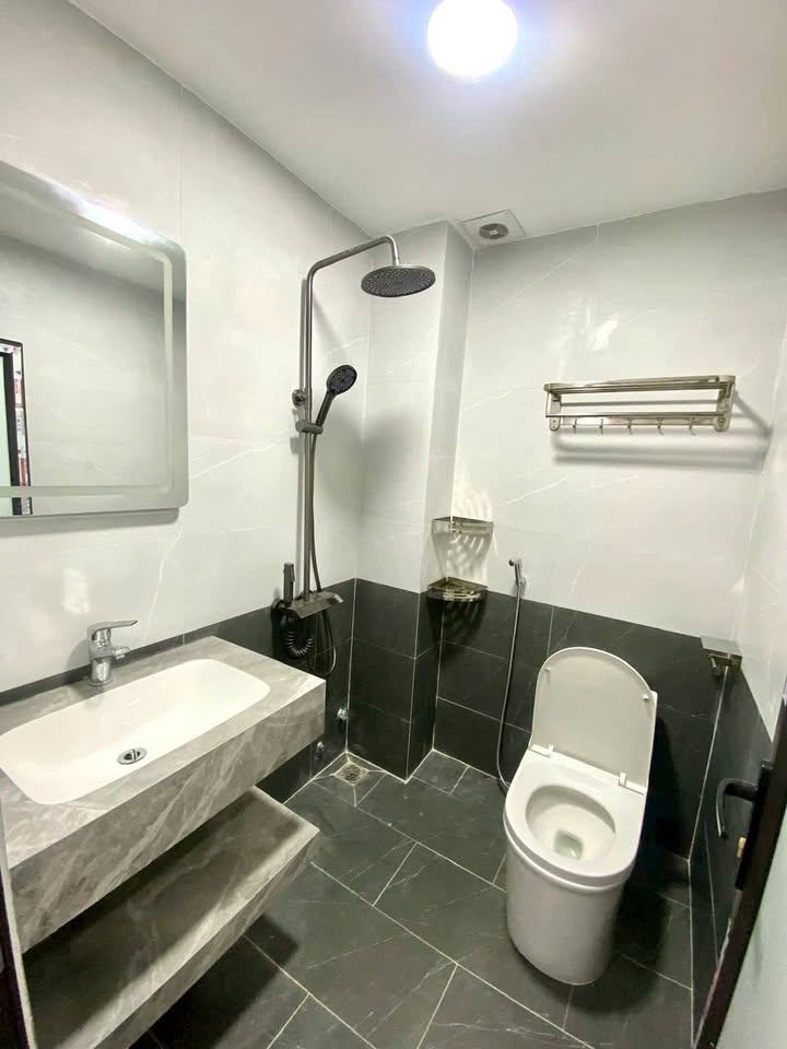 Bán nhà riêng Tân Lập, Đan Phượng, diện tích 45m2 xây 4 tầng lệch hiện đại, cách 80m đến chợ, trường