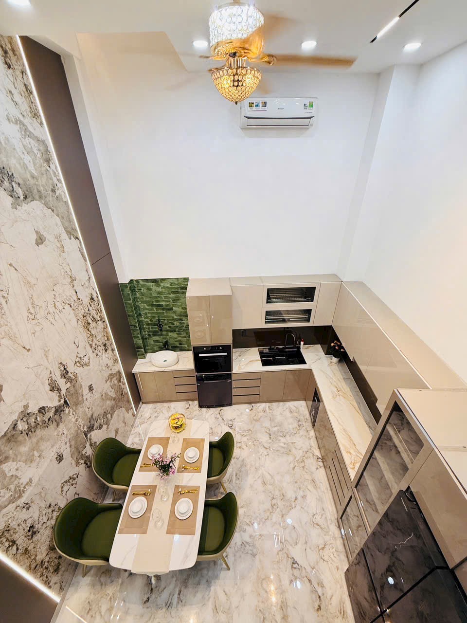 Bán nhà phố đẹp có thang máy đường Phan Huy Ích, phường 14, quận Gò Vấp, Hồ Chí Minh