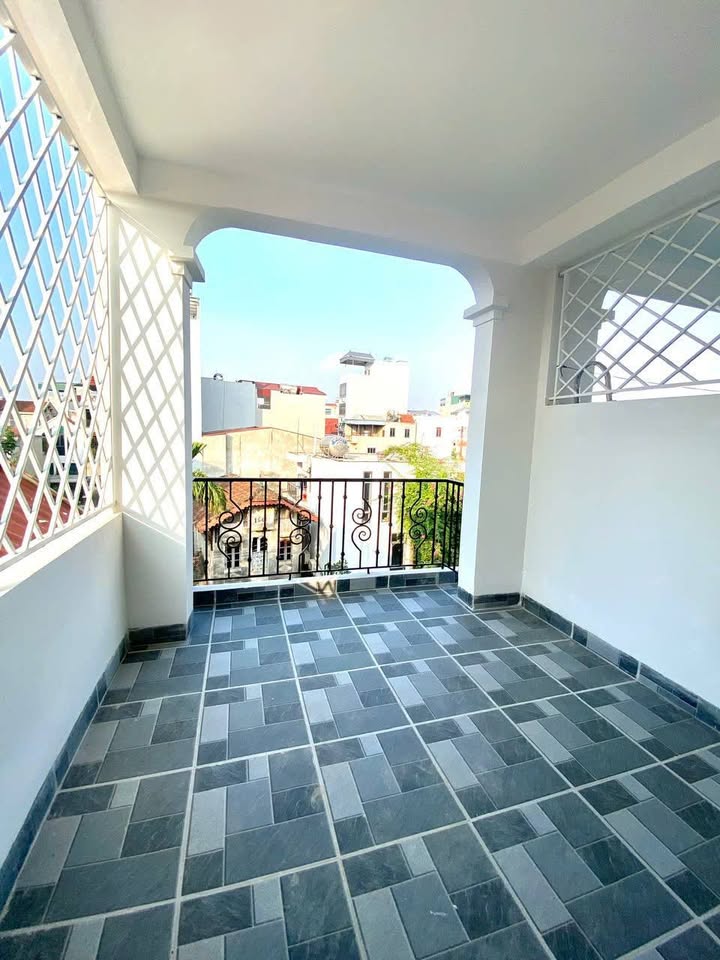 Bán nhà riêng Tân Lập, Đan Phượng, diện tích 45m2 xây 4 tầng lệch hiện đại, cách 80m đến chợ, trường