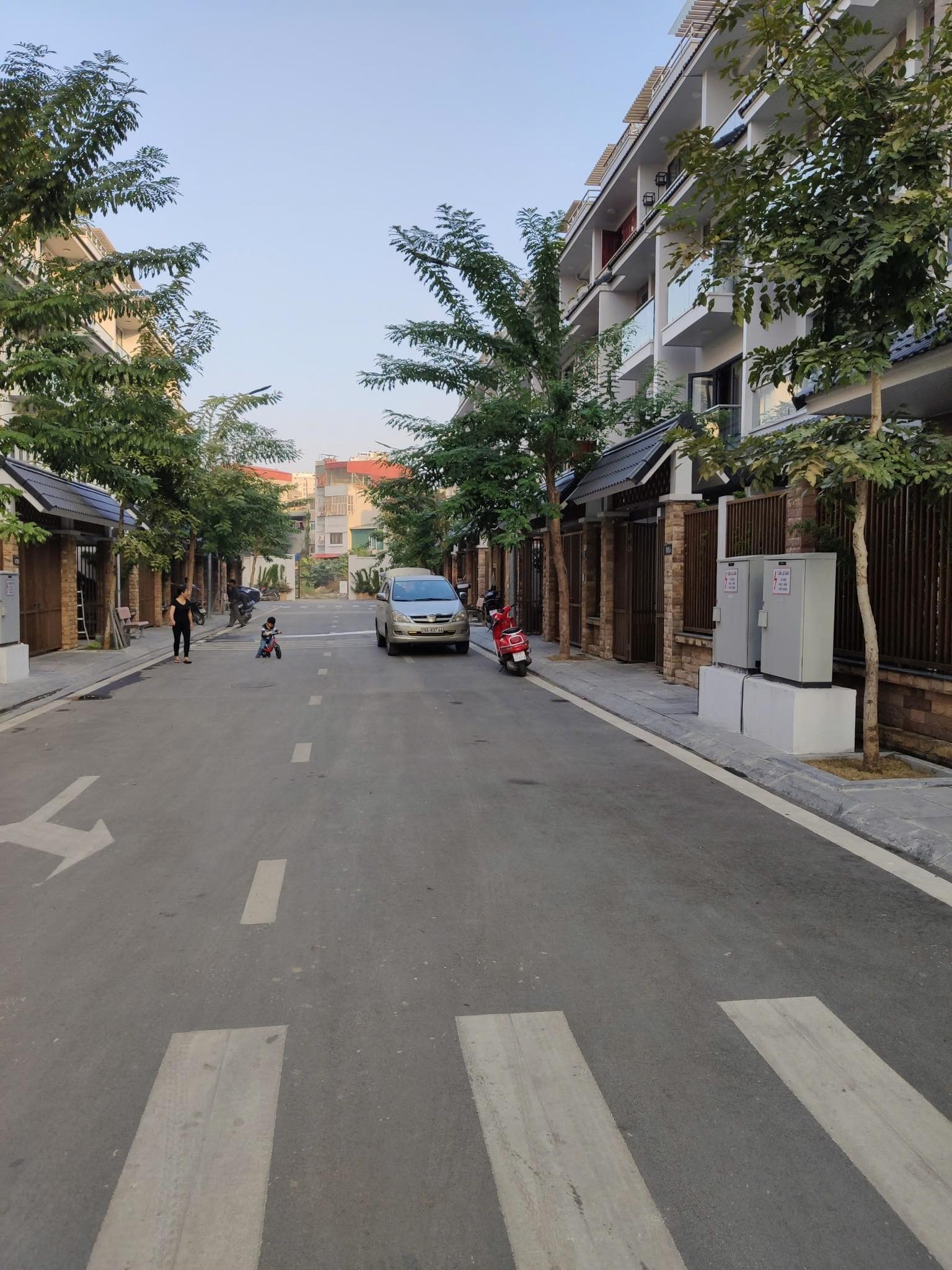 Bán liền kề Trường Chinh, Đại La, 5 tầng thang máy đẹp