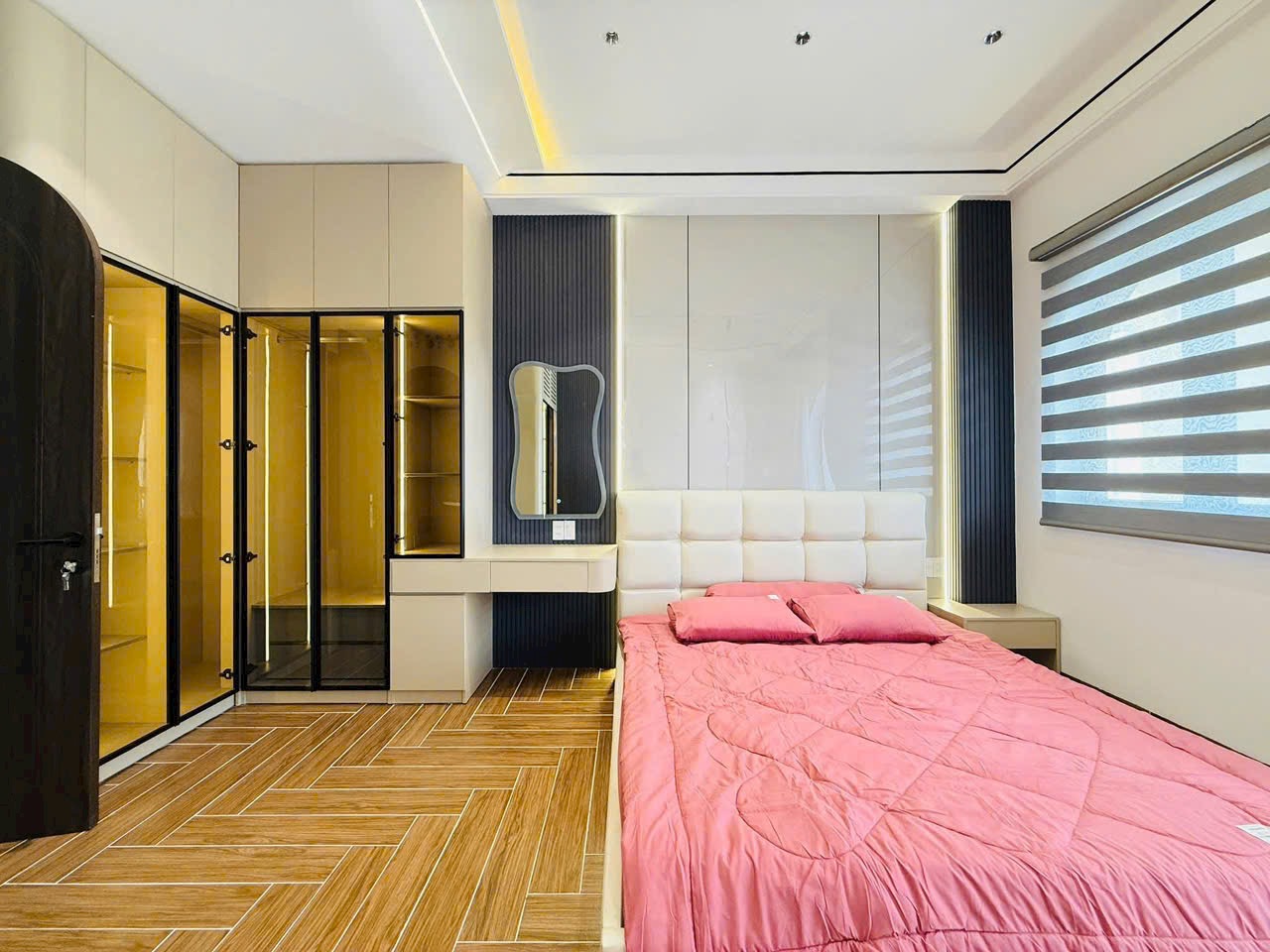 Bán nhà phố đẹp có thang máy mặt tiền đường số 14, phường 08, quận Gò Vấp, Hồ Chí Minh