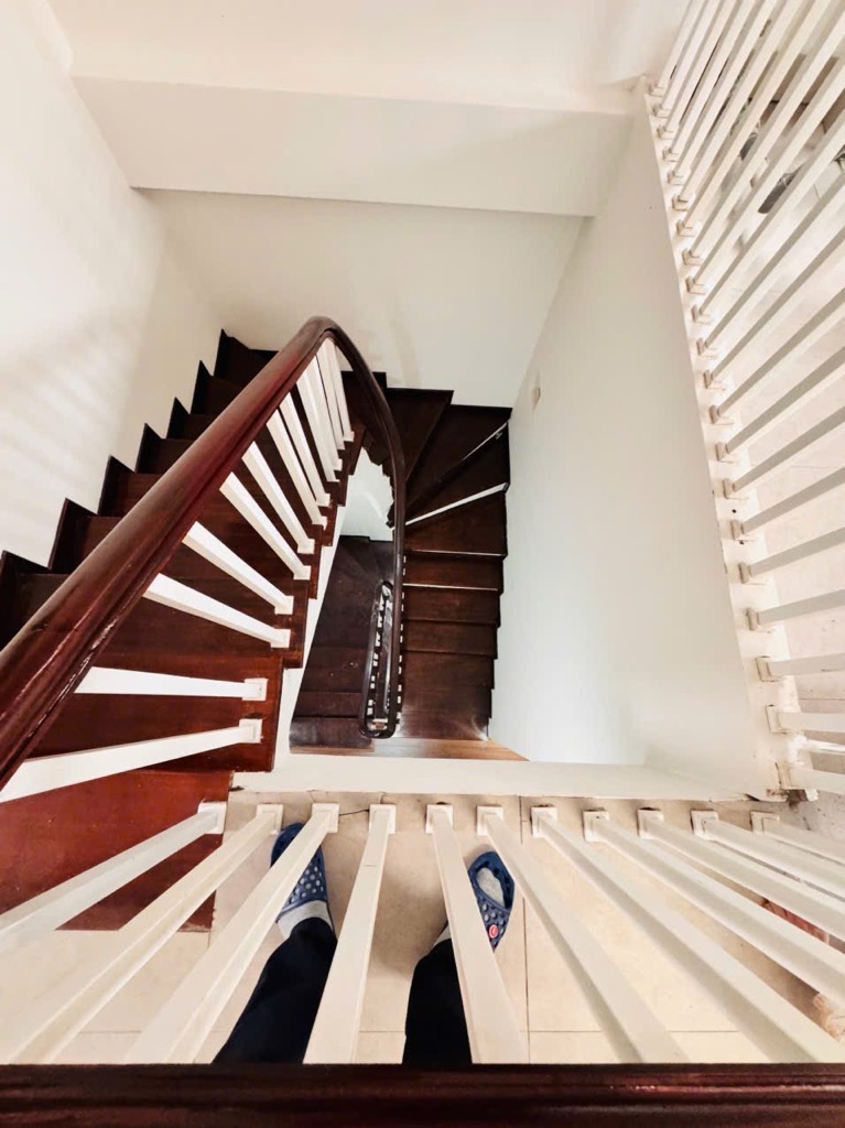 Bán nhà Quan Hoa, Cầu Giấy 45m2, 5 tầng, nhà đẹp, đặc biệt cách ô tô quay đầu 5m, sổ đỏ chính chủ
