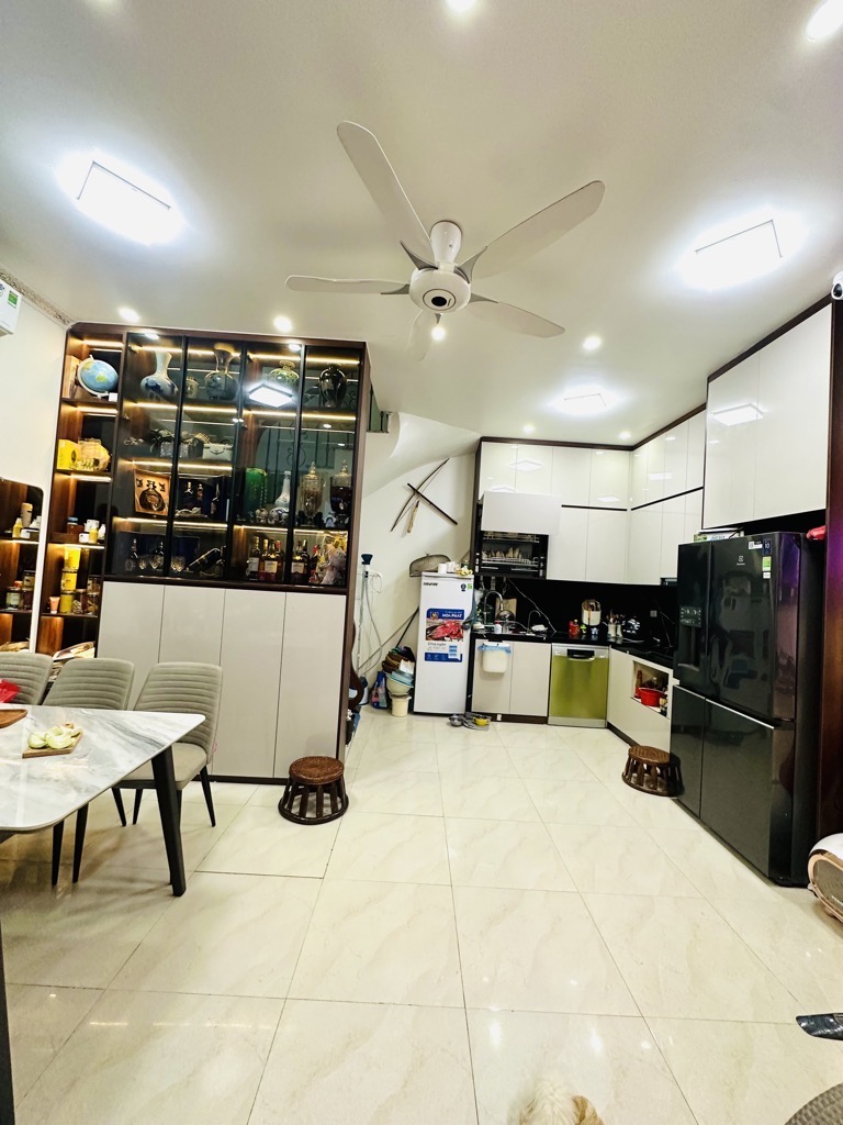 Bán nhà phố Nguyễn Chính, Hoàng Mai, Hà Nội 30m2 x 6 tầng x mặt tiền 5m