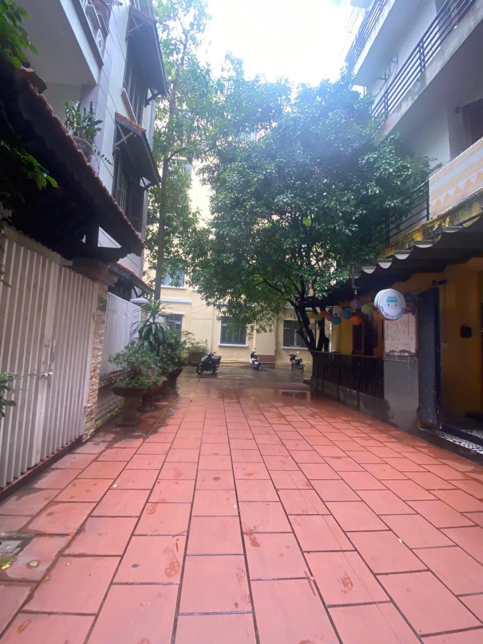 Chính chủ bán nhà phố Giảng Võ, Ba Đình, sổ đỏ vuông đẹp