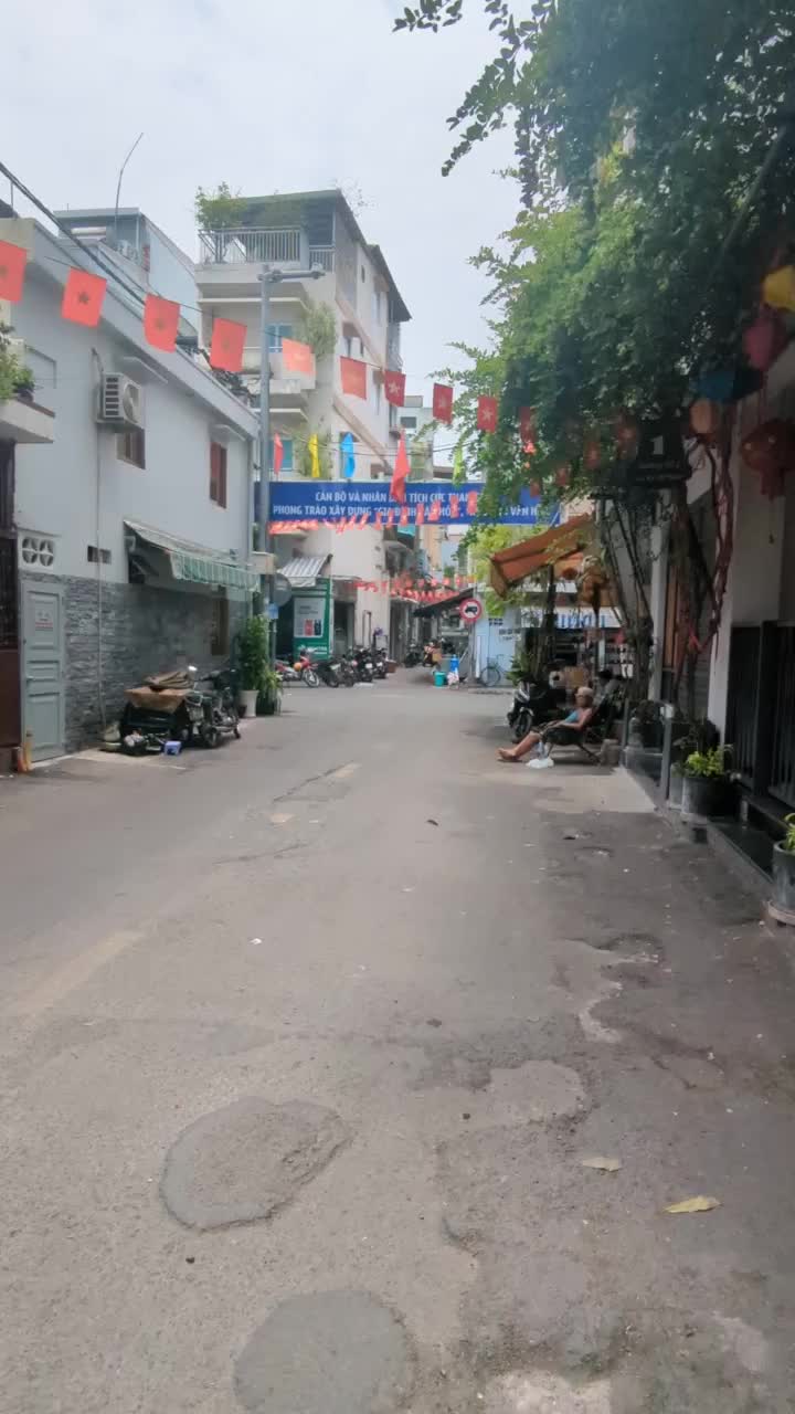 Mặt tiền đường số 2, Cư Xá Đô Thành, 40m2, 5 tầng, giá 13,5 tỷ