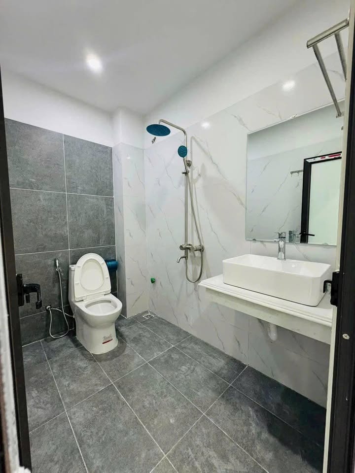 Bán nhà Tiền Yên, giáp Đại Lộ Thăng Long, Vinsmart City 5km, 42m2, 4 tầng, 4 ngủ, ô tô đỗ cửa