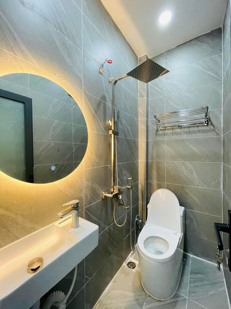 Chủ gửi cần bán gấp nhà hẻm ô tô đường Sư Vạn Hạnh, phường 2, Quận 10