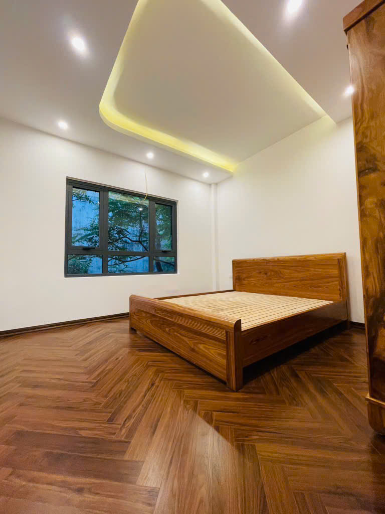 Bán nhà ngõ thông, ô tô vào nhà, thang máy, kinh doanh, 60m2, giá chỉ 15 tỷ