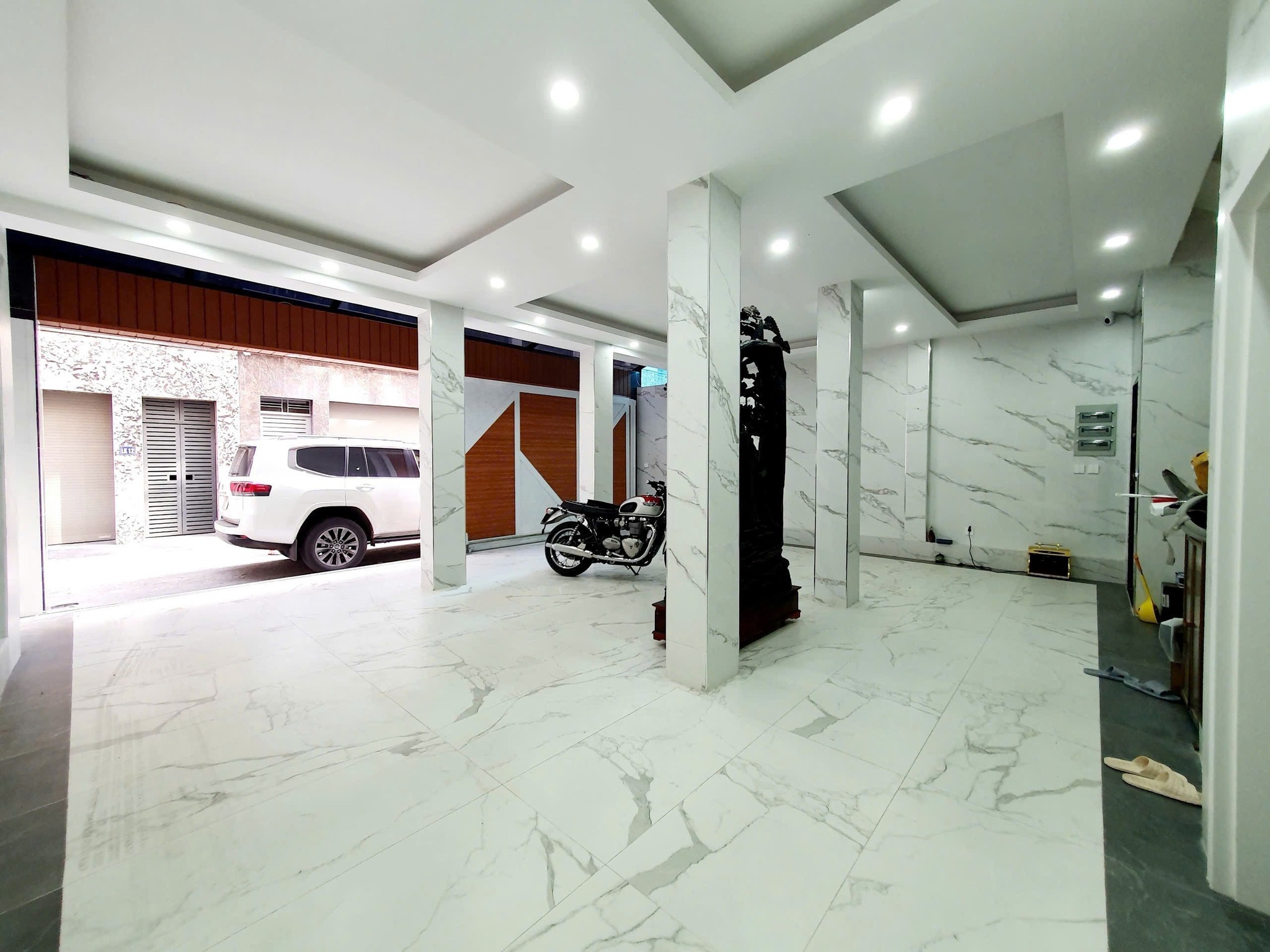 Bán nhà Xuân La, Tây Hồ, 6 tầng thang máy, ô tô vào nhà, khu dân trí cao, an ninh