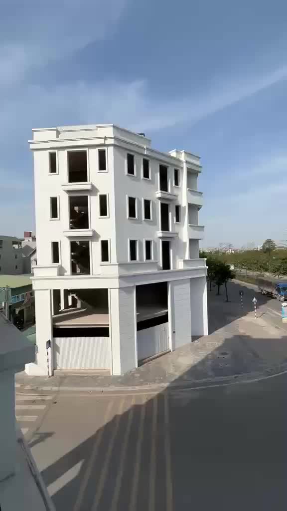 Trung tâm Trâu Quỳ, Gia Lâm bán nhà 6 tầng 180m2, lô góc 3 mặt tiền đường 40m siêu kinh doanh