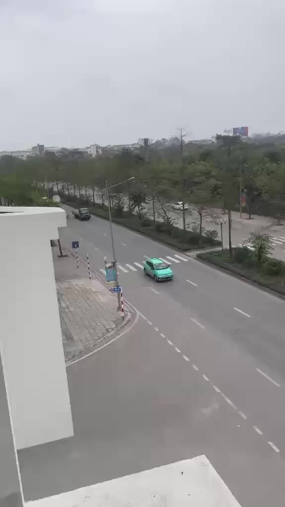 Trung tâm Trâu Quỳ, Gia Lâm bán nhà 6 tầng 180m2, lô góc 3 mặt tiền đường 40m siêu kinh doanh