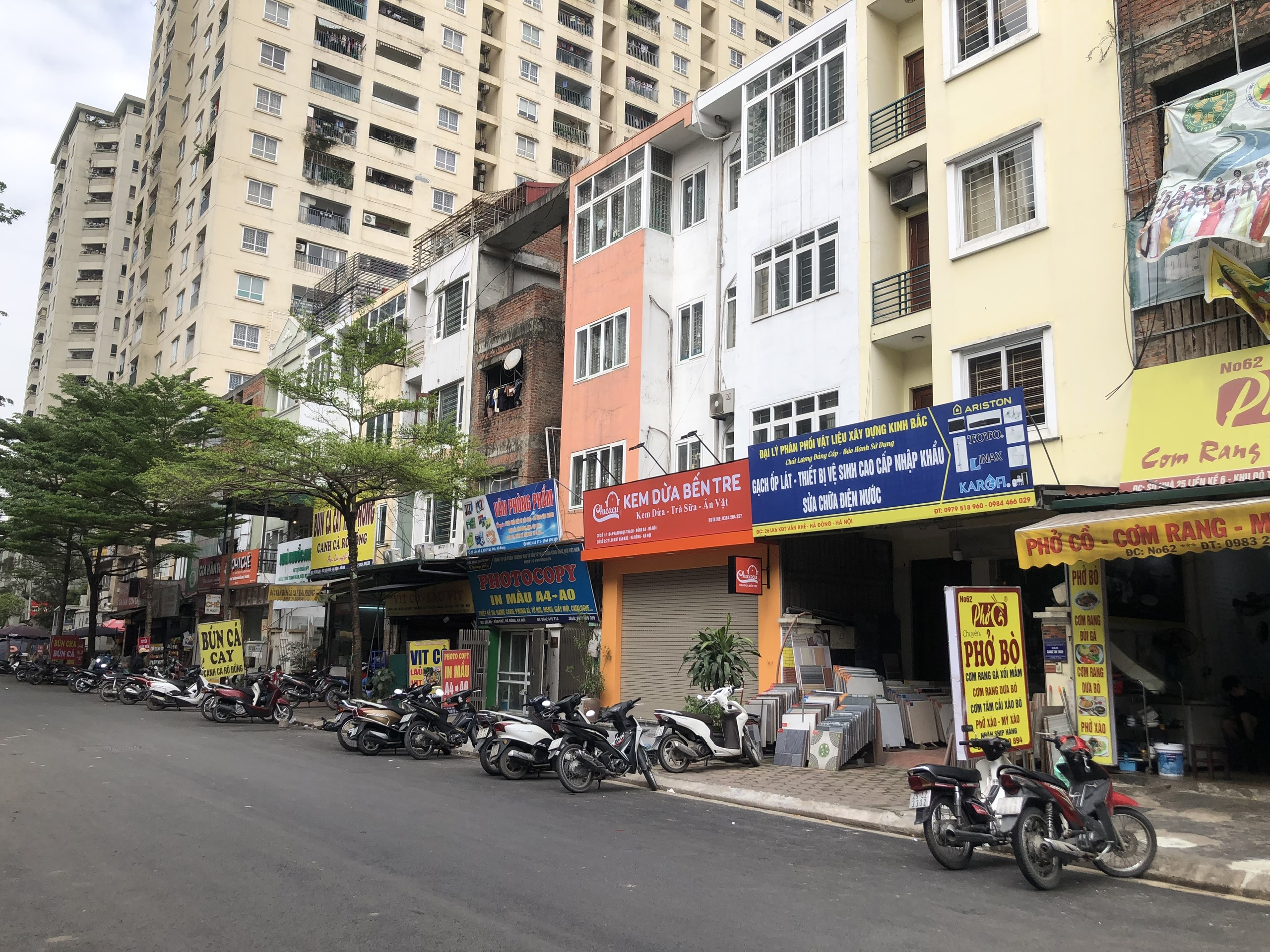 Bán nhà khu đô thị Văn Khê, trục đường chính kinh doanh, ngay chân chung cư