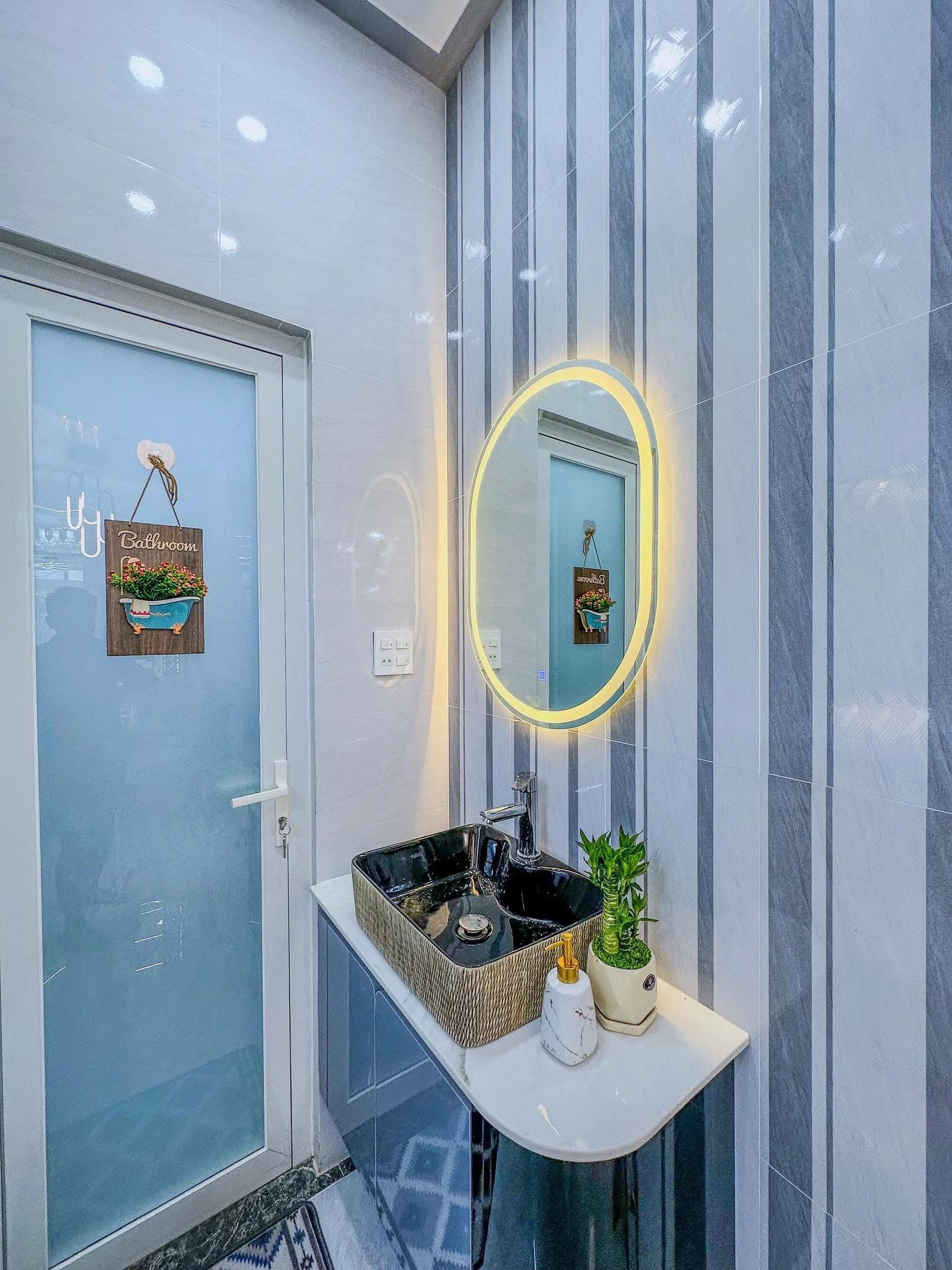 Cho thuê nhà trệt, lầu, full nội thất cao cấp hẻm giáp đường số 1 khu Giảng Viên thông ra hẻm đường Bờ Hồ Búng Xáng