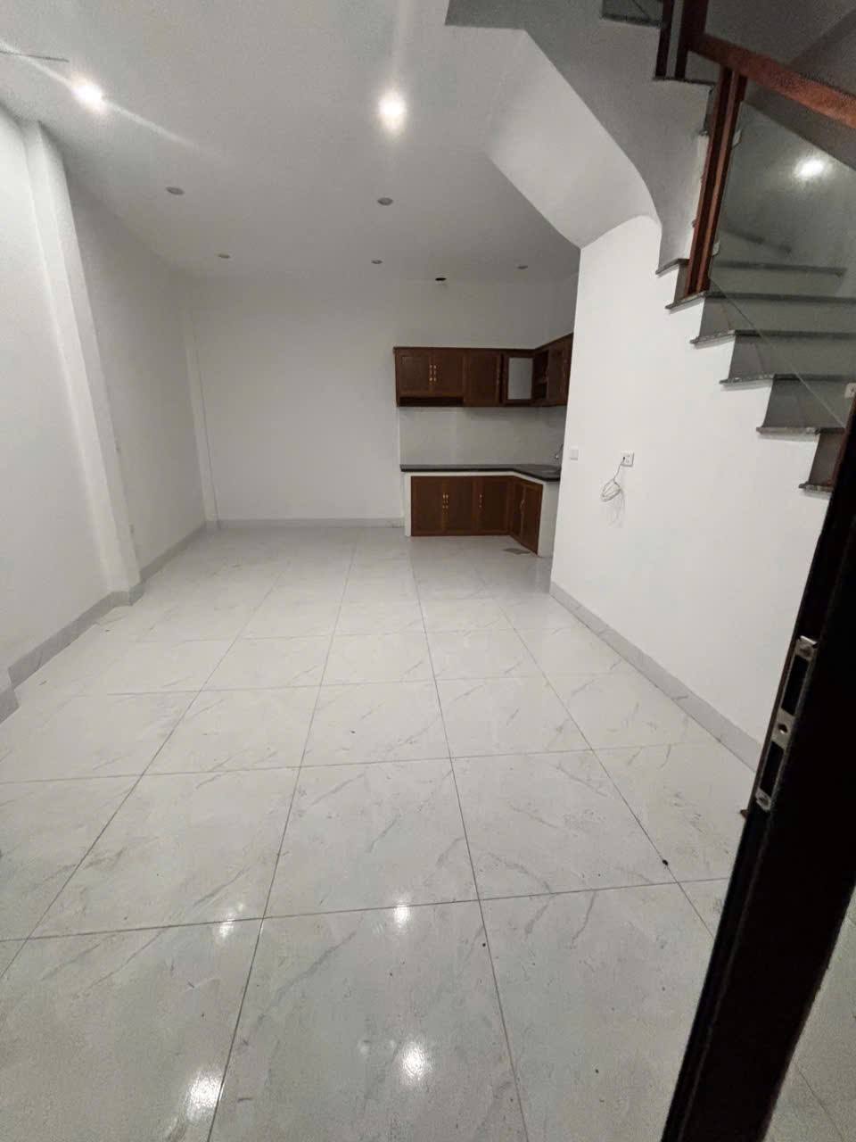 Độc lập, thổ cư dân xây, ngõ nông, ngõ 3 gác đỗ cửa