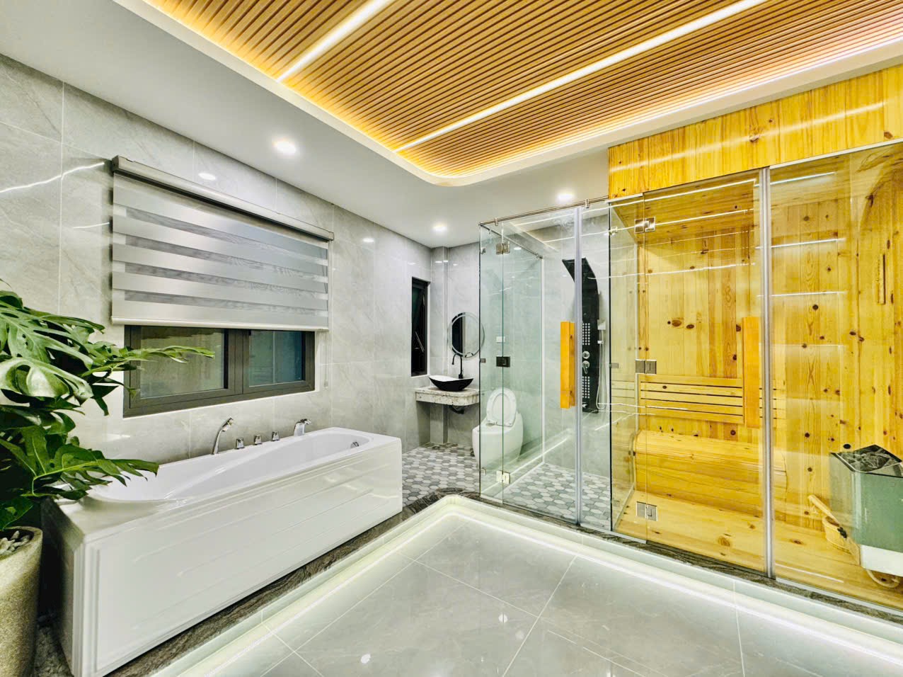 Bán nhà mặt tiền kinh doanh có thang máy đường Phạm Huy Thông, phường 06, quận Gò Vấp, Hồ Chí Minh