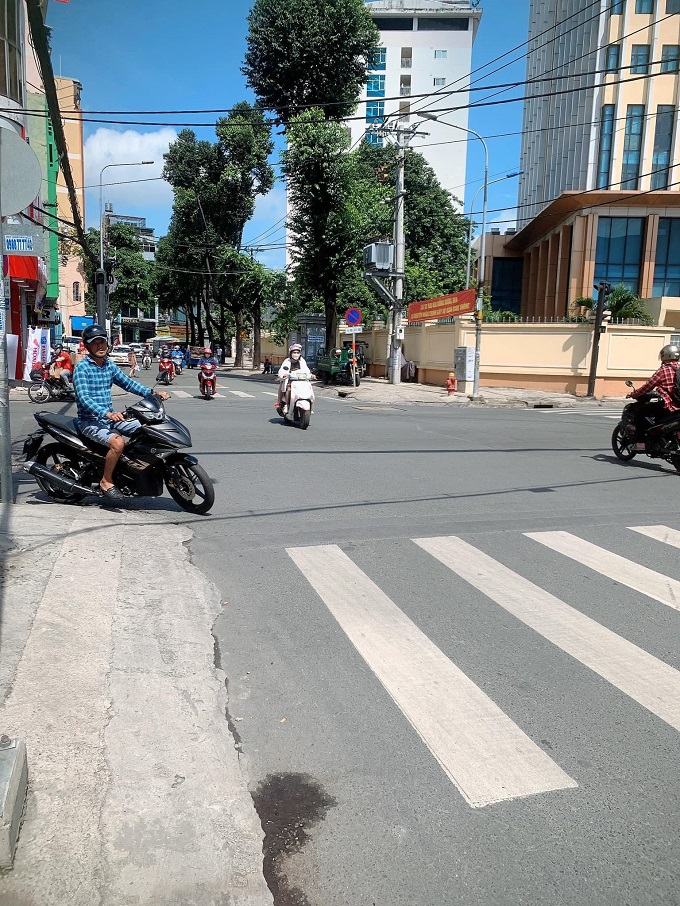 Bán nhà mặt tiền kinh doanh Nguyễn Thái Bình, Phường 4, Tân Bình, 72m2, 3 tầng, 6 phòng ngủ