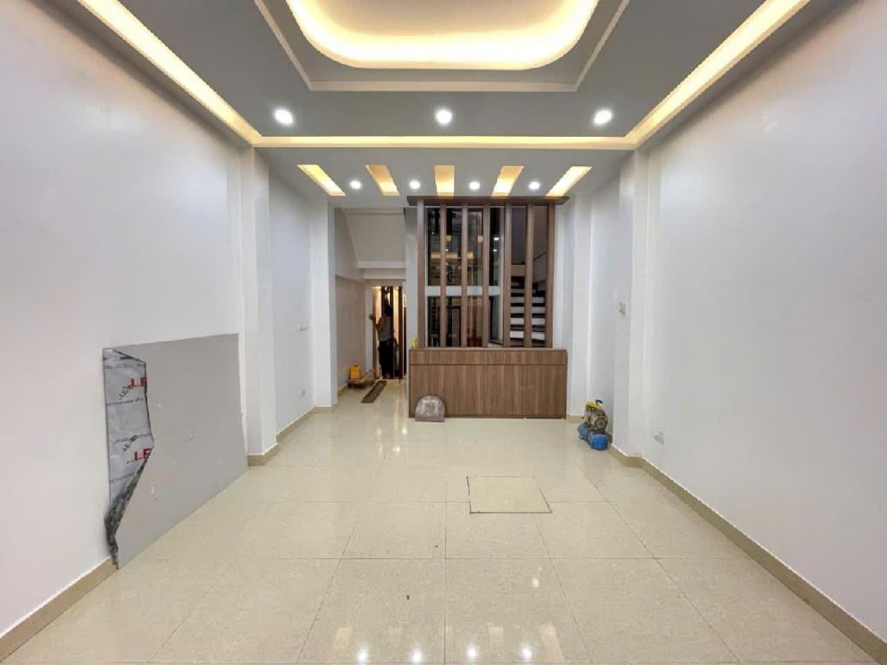 Hiếm nhà bán Nguyễn Đình Chiểu, ở luôn, thang máy, view hồ, 45m2, giá chỉ 12 tỷ