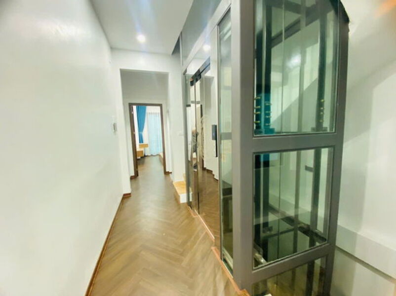 Nhà riêng Hoàng Mai, 5 ngủ, 4 tầng, thang máy, 64m2, ngõ thông, mặt tiền thoáng, giá 11,8 tỷ