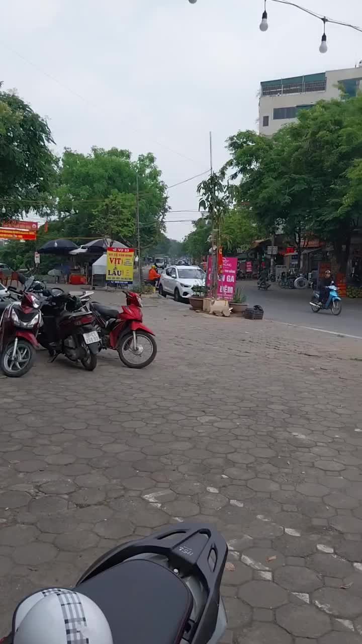 Cho thuê mặt bằng kinh doanh văn phòng tầng 2 mặt phố Mậu Lương Hà Đông 120m2, ô tô kinh doanh, vỉa hè rộng, gần chợ