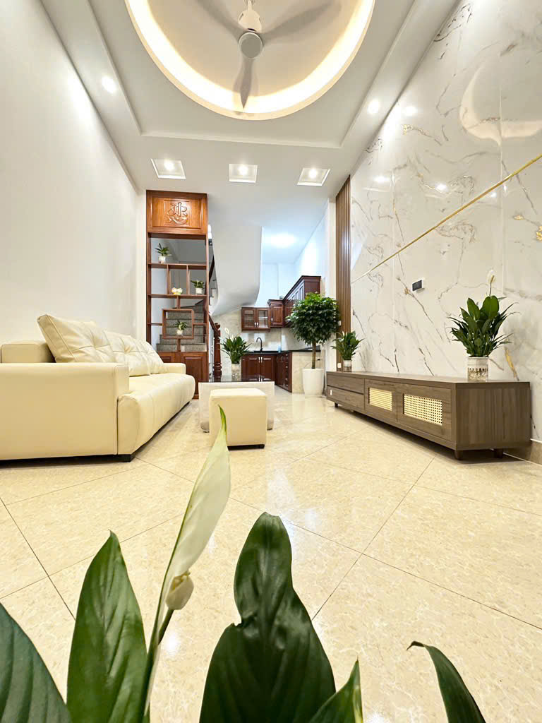 Chủ giảm thêm 80 triệu, trung tâm Hoàng Mai, full nội thất, ô tô đỗ cửa, 5 tầng hiện đại